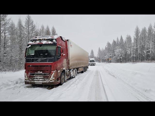 Конец Апреля а тут Зима.Встали наглухо в Нагорном.VOLVO FH 540.