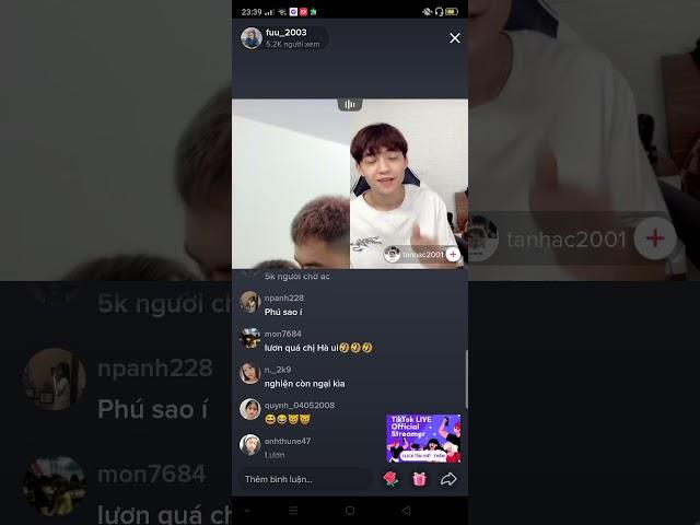 Ngân Hà & Hoàng Phú hôn nhau trong livestream khiến fan vá thuyền cực mạnh cho 2 cặp đôi này.