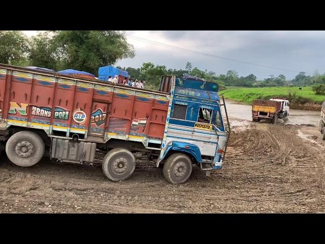 Bharatbenz 4928, Tata 3718 lpt, and Tata 4018 lps crossing river | Heavy duty truck | Truck Lovers