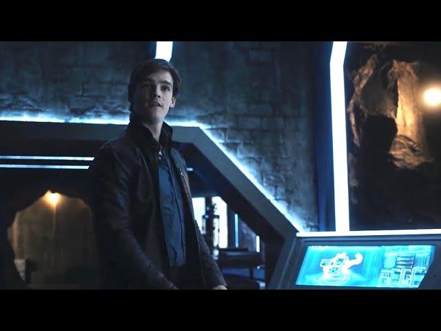 Titans 3x01 Dick and Bruce argue | Batman family tree