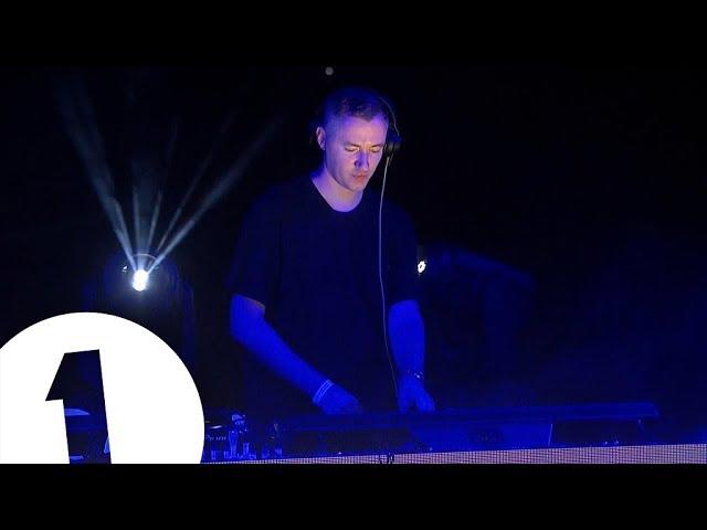 Benji B - Radio 1 in Ibiza 2018 - Café Mambo | FLASHING IMAGES