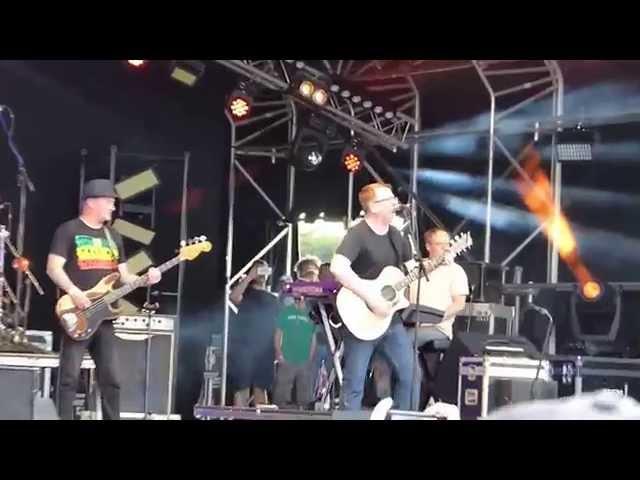 Proclaimers snippet from Carfest North