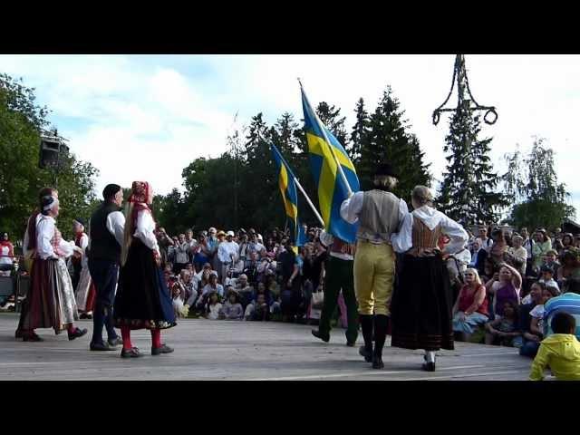 SWEDISH MIDSUMMER ~ MIDSOMMARAFTON ~ Folkdance at Skansen - Stockholm