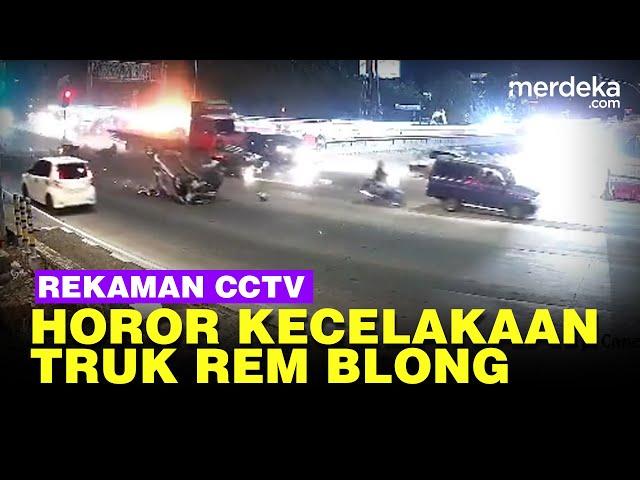 Rekaman CCTV Detik Detik Truk Rem Blong Sebabkan Kecelakaan Maut di Exit Tol Bawen