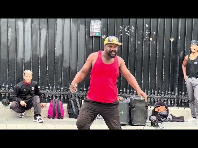 Phenomenal performance at Paris (Street dance)