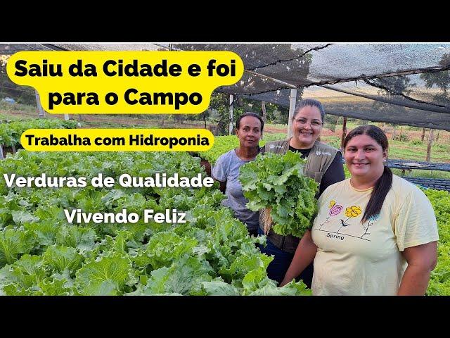 Ela saiu da cidade para viver de Hidroponia no Campo. Estância Sonho Azul