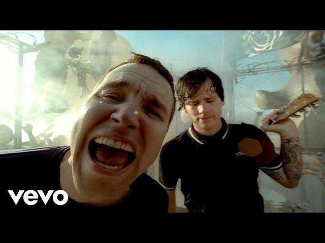 blink-182 - Feeling This (Official Video)