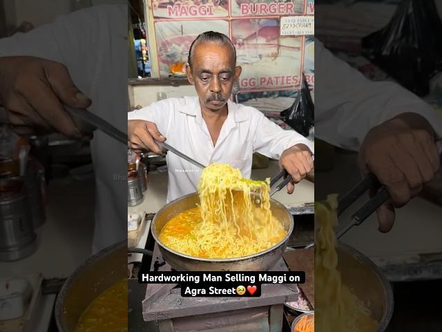 Hardworking Man Selling Maggi on Agra Street️|| Indian Street Food