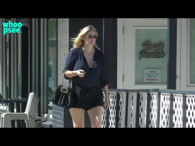 Mischa Barton di "The O.C." per le vie di Los Angeles