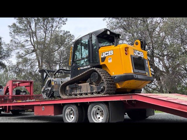 Brand new skid steer! JCB ONE ARM MACHINE! FAE mulcher head