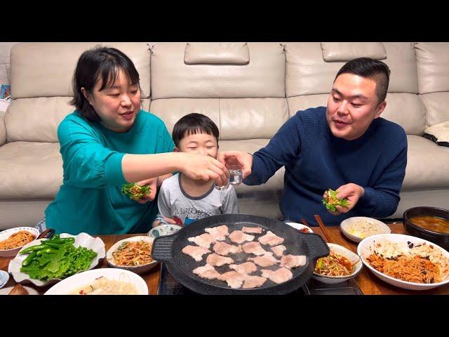 집밥먹방) 고기가 왜이렇게 땡기지? 냉삼겹살에 소주한잔 (ft.현미국수) | Home meal (Samgyeopsal, Bibim Guksu) Mukbang