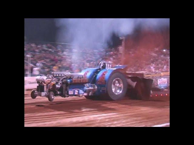 Hard Charging Lucas Oil Modified Tractor Pulling At The Buck 2012