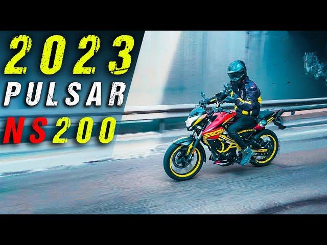 2023 PULSAR NS 200 ARTILARI EKSİLERİ! (Bajaj İnceleme ve Sürüş Motovlog)