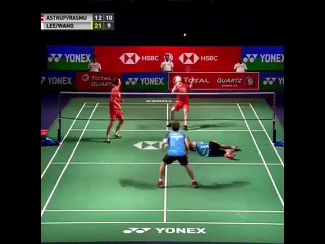 FANTASTIC RALLY OF DOUBLES IN BADMINTON 