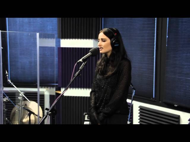 BANKS -  Na Na (Trey Songz Cover - Live at Channel 93.3 Garage)