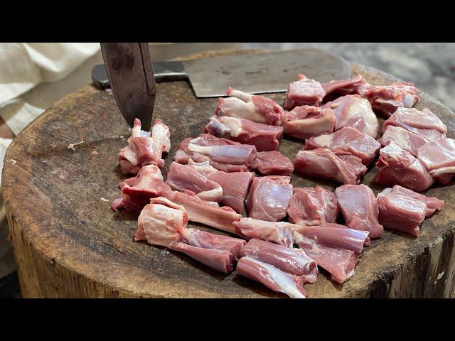 Best mutton cutting || cutting mutton Shan || Best meat shop in Lahore @ArifMuttonshop