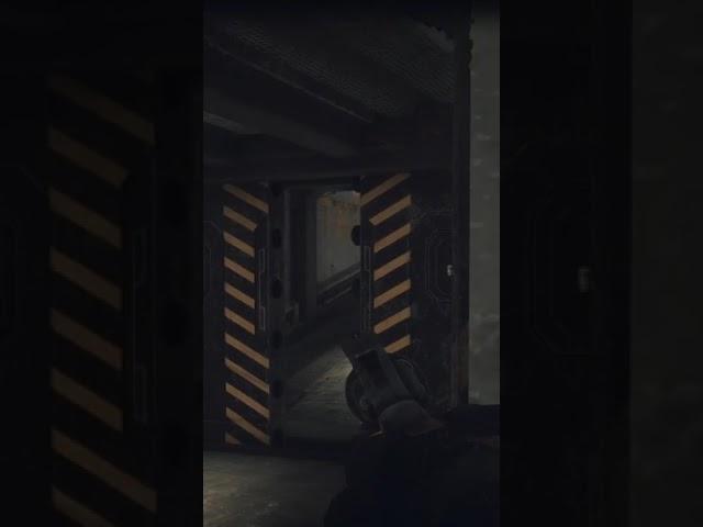 Guy Comes In Bunker To Meet My 6 Shooter... #scumgame #gaming