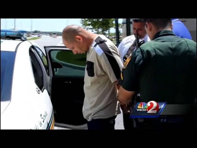 Raw video: Deputies walk Richard Cruz to cruiser