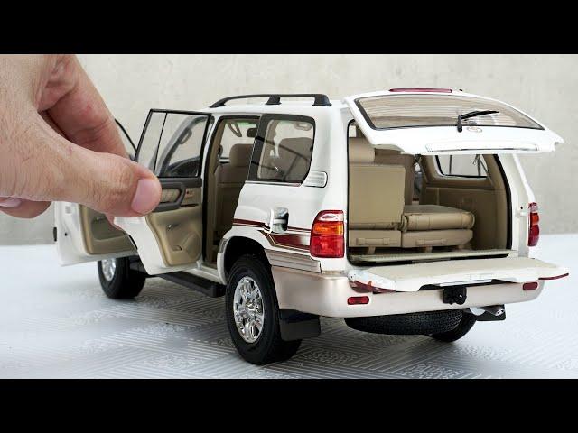 Toyota Land Cruiser LC100/LX 470 1:18 Scale - Adult Hobbies