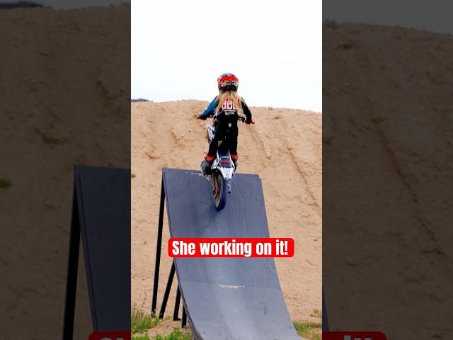 Raha’s spot Cruisin’ #freeride #motocross #girl #stunts #tricks