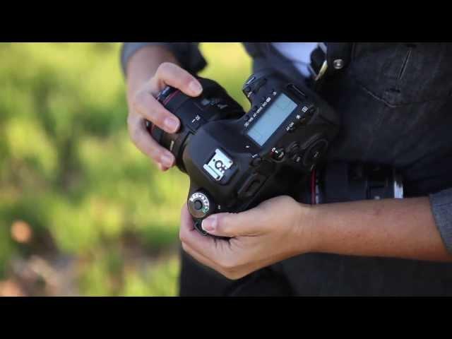 How to Change a DSLR Camera Lens