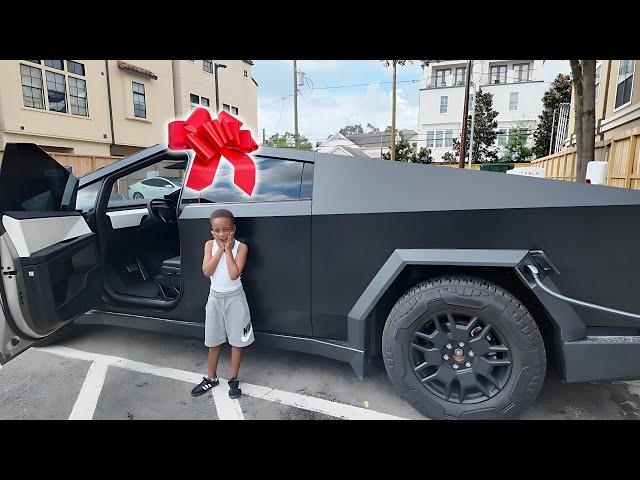 SURPRISING KAISER WITH A NEW TESLA CYBER TRUCK!