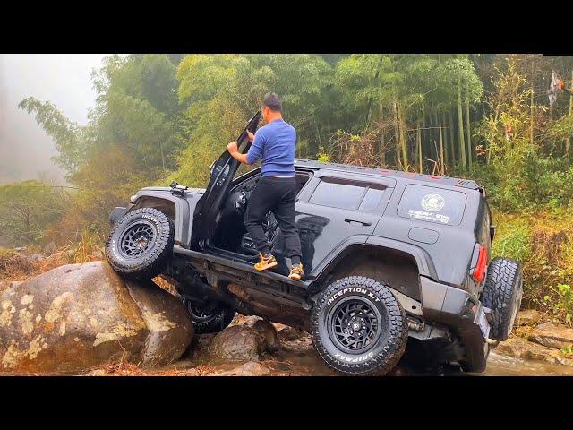 Tank 300 vs Jeep Wrangler climbing passes and wading streams | Jeep Team