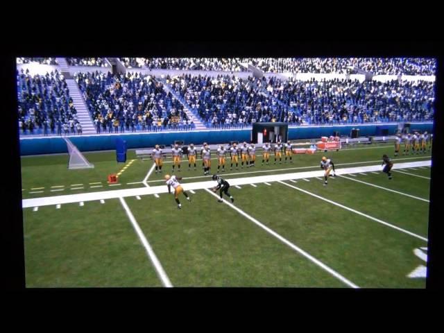 Madden 13 vita Catching a swat!