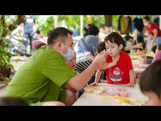 Raffi Ahmad Ajak Keluarga Ke Panti Asuhan