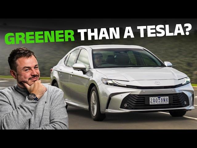 2025 Toyota Camry review: 3.5L/100km (67mpg)!! Insane hybrid fuel economy