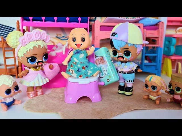 ON THE POTTY! DIAPERS ARE NOT ALLOWED! New girl in kindergarten LOL surprise! Funny dolls cartoons