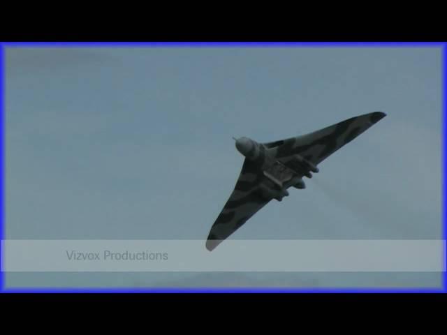 AVRO Vulcan bomber G-VLCN (XH558) - Sunderland Airshow 2009