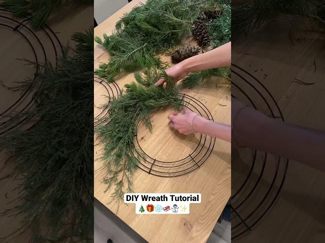 DIY Christmas Wreath Tutorial 