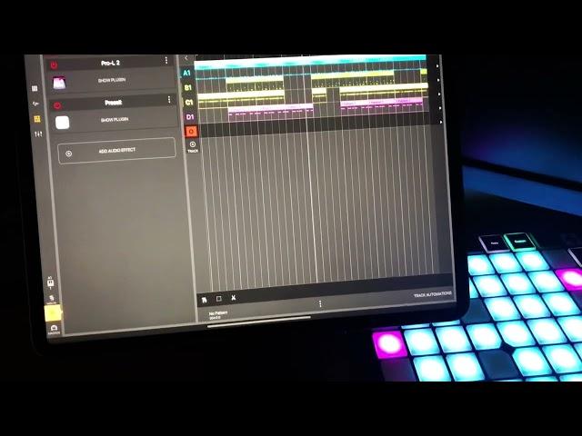 Making Beats On Beatmaker 3.| iPad Pro.