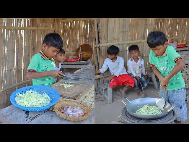 Little chef Heng fried cabbage recipe for brother , Rural life village