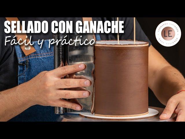 Cómo RELLENAR Y CUBRIR UN PASTEL CON GANACHE | SELLADO con ganache de chocolate