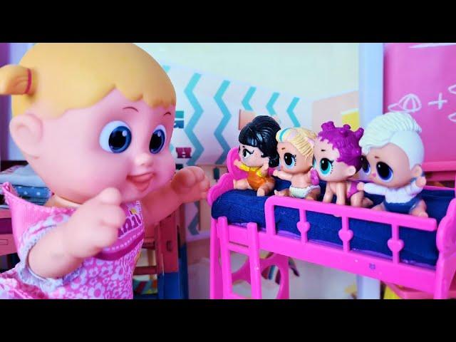 THE BABY DOES NOT LET THE KIDS PLAY! KINDERGARTEN LOL SURPRISE cartoons Darinelka