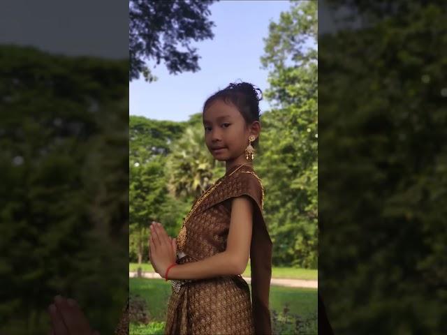 Love Khmer traditional dress #khmer #traditionaldress #cambodia #siemreap #khmermusicvideo