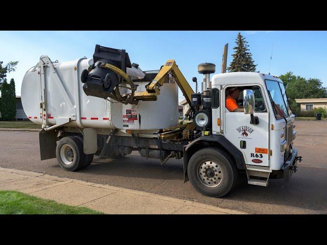 Mini Heil Rapid Rail Garbage Trucks Collecting Cool Carts