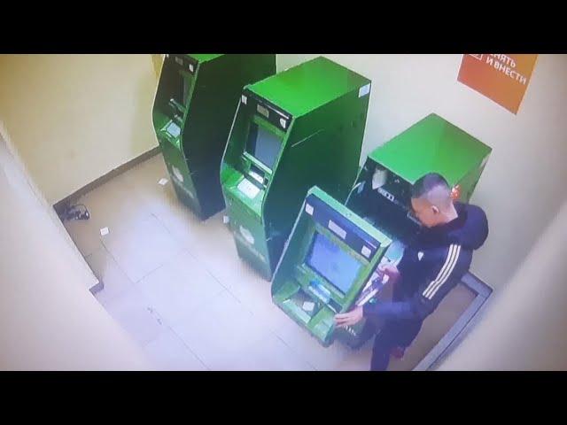 Житель Подмосковья вскрыл банкомат с 14 млн рублей, но смог похитить лишь пустой кассовый приёмник