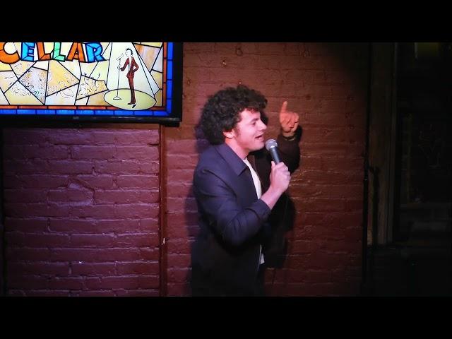 Simon Fraser Loves America - Full Set at the Comedy Cellar