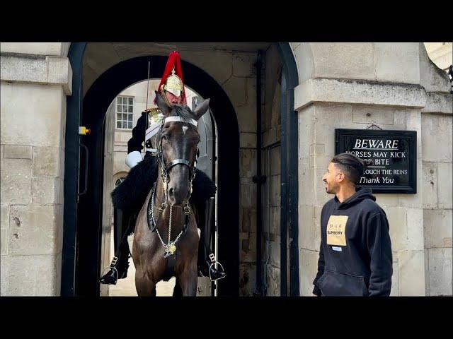 IDIOT! King’s guard gave him first WARNING‼️ until this HAPPEN 