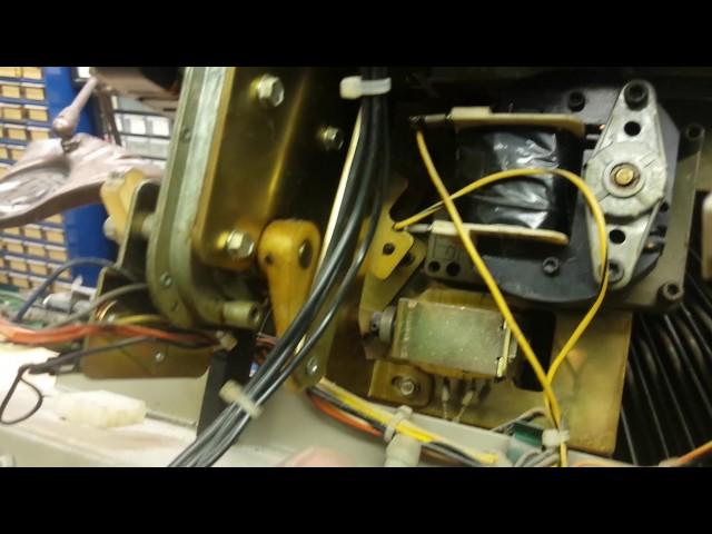 remove a sprag motor assembly in a rowe jukebox