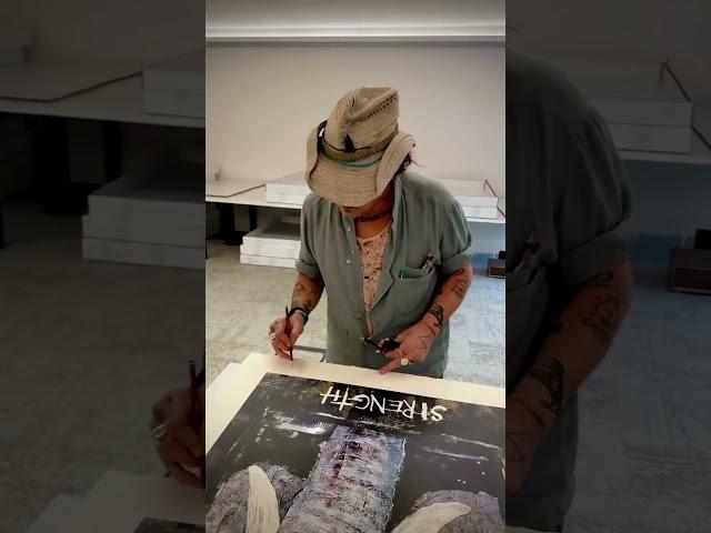 Behind the scenes of Johnny Depp signing his art #shorts