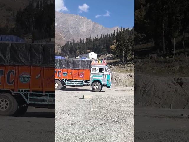 Manali Himachal Pradesh beutiful view #explorepage #ytshorts #travel #manali #highwaytruck #mountain