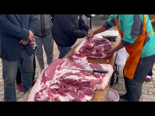 Lao Meng's pork business was so hot that his uncle and aunt rushed to buy it. they were afraid that