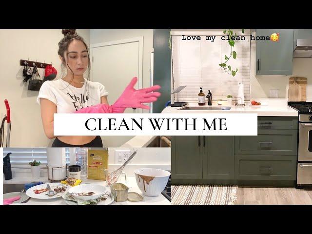 STUDIO APARTMENT - Spring Clean with Me!