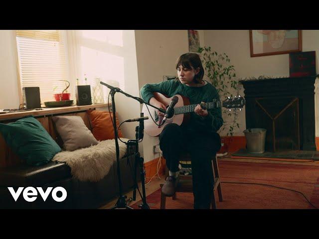 Katie Gregson-MacLeod - Girlfriend (live from my living room)