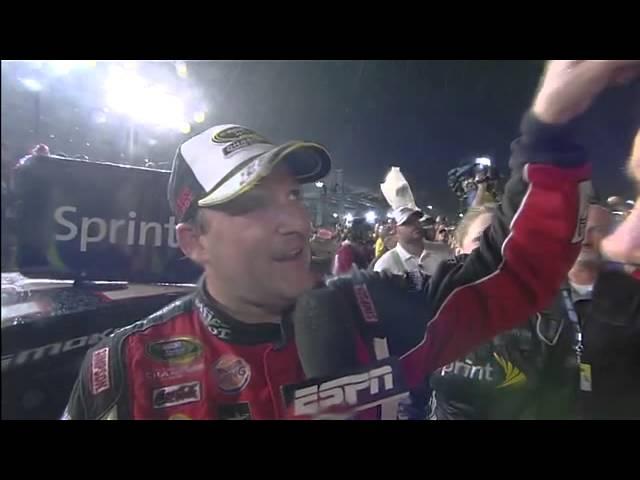 Tony Stewart Wins 2011 NASCAR Sprint Cup Series Championship