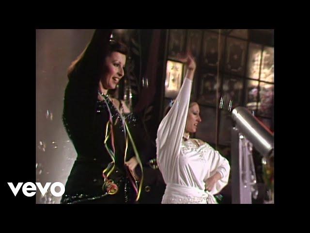 Baccara - Why Don't You Reach Out? / Light My Fire (ZDF Tanzparty 1981)